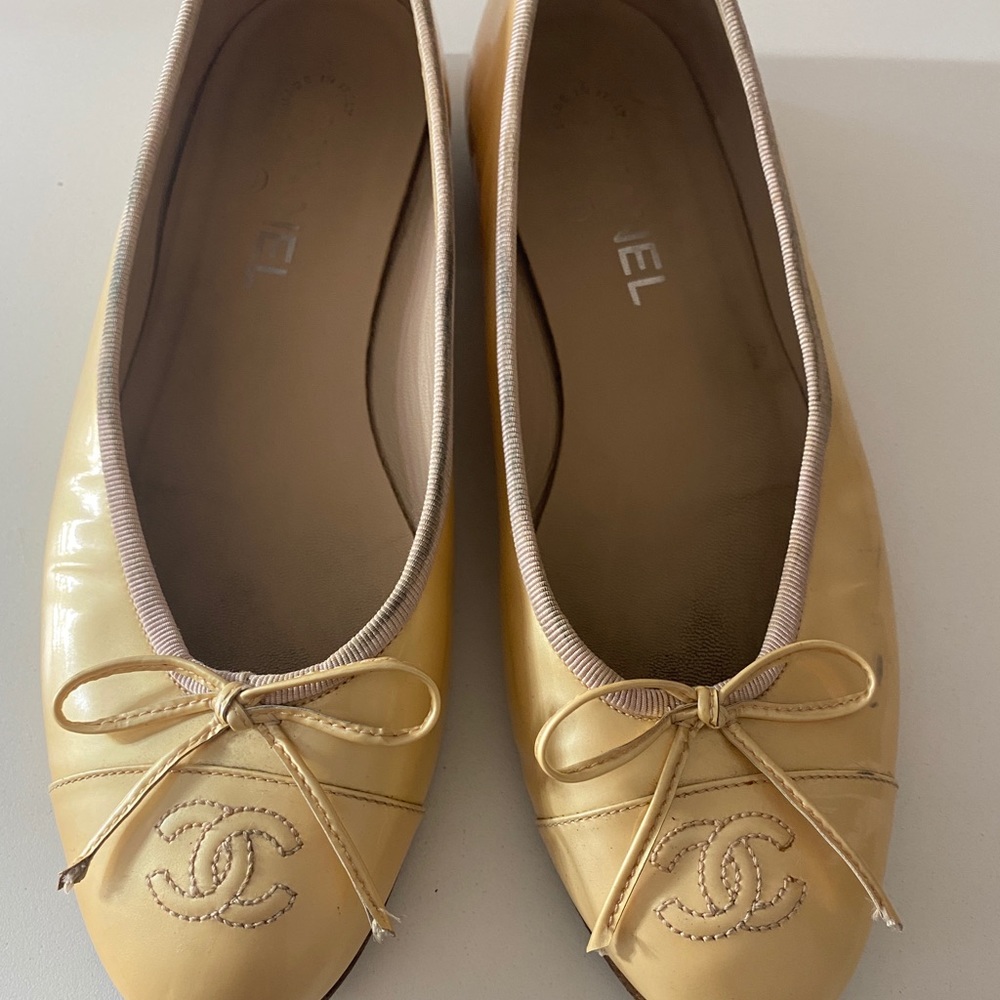 Vintage Chanel ballet flats size 38.5